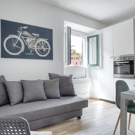 Apartman Joivy Lively Flat Near Centre